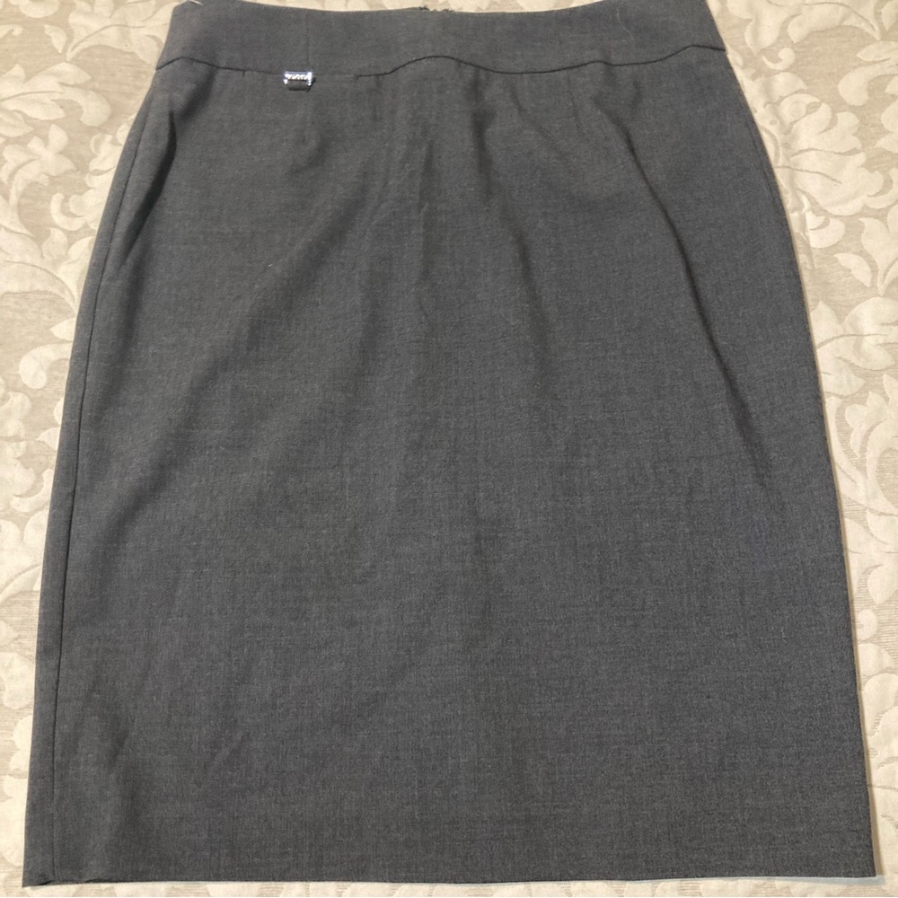 Calvin Klein Grey Pencil Skirt. Front Metal CK Design. Size 6